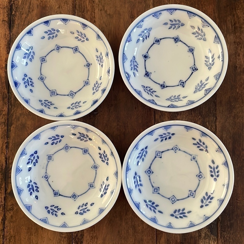 Williams Sonoma Blue and White Dinnerware Set